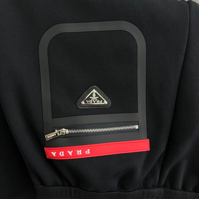 高品質 プラダ 激安通販 の2026SS刺繍ロゴ ジッパーポケット ジャージパンツ