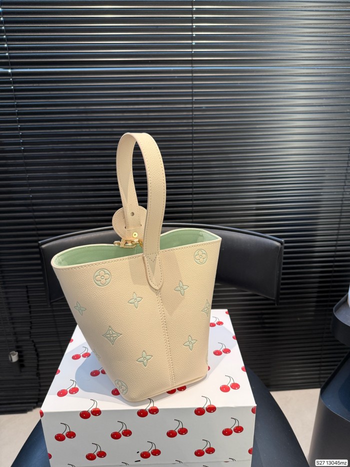 稀少 ルイヴィトン 激安偽物 ピローバッグ コレクション