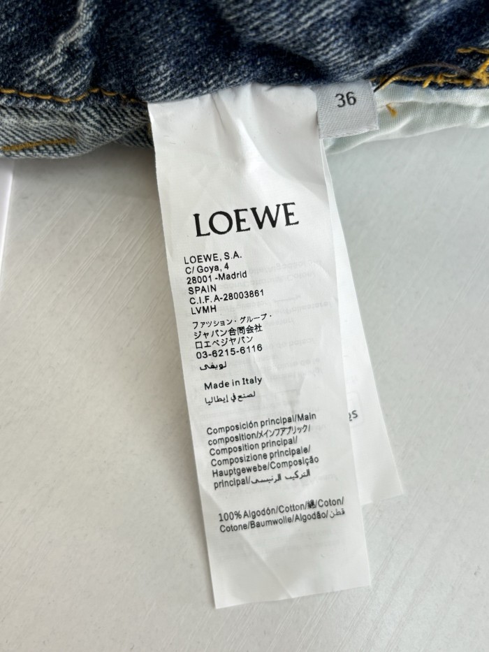 【話題商品！】 ロエベ n級品 の26ssデニムベルト付きジーンズ