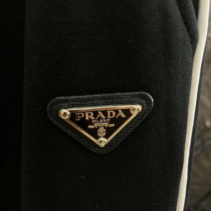 ★超人気 プラダ コピー の2026SS刺繍ロゴ ジッパーポケット ジャージパンツ