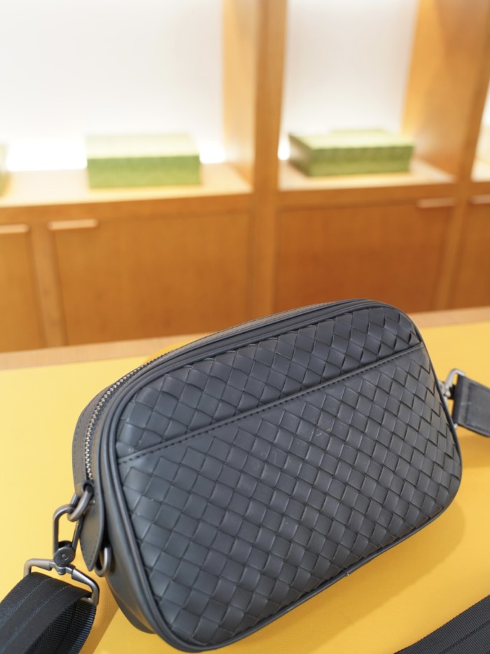 日本未入荷 ボッテガヴェネタ スーパーコピー メンズ  ショルダーバッグ