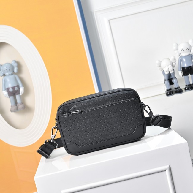 【話題商品!】ボッテガヴェネタ n級品 メンズ ショルダーバッグ