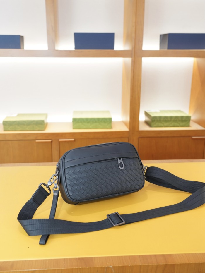 日本未入荷 ボッテガヴェネタ スーパーコピー メンズ  ショルダーバッグ