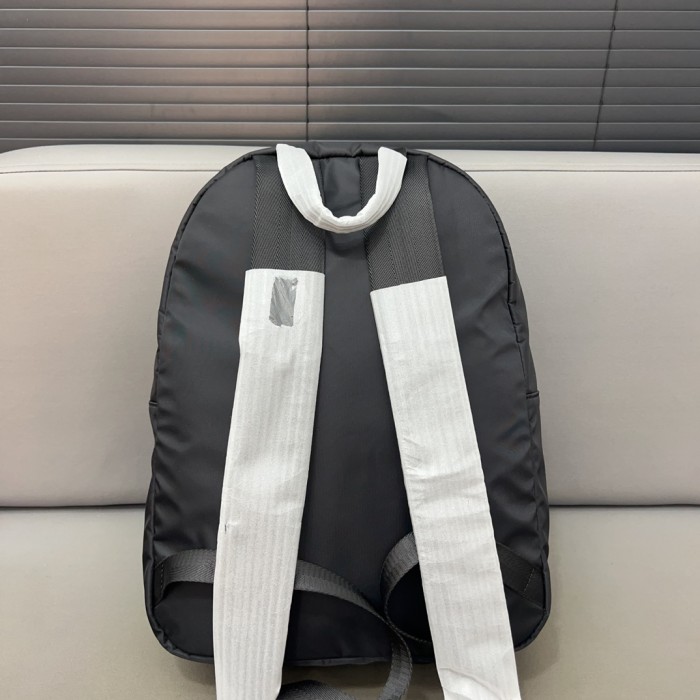 超奇跡の入荷☆ プラダ 偽物通販 2026SSメンズ リュックバック