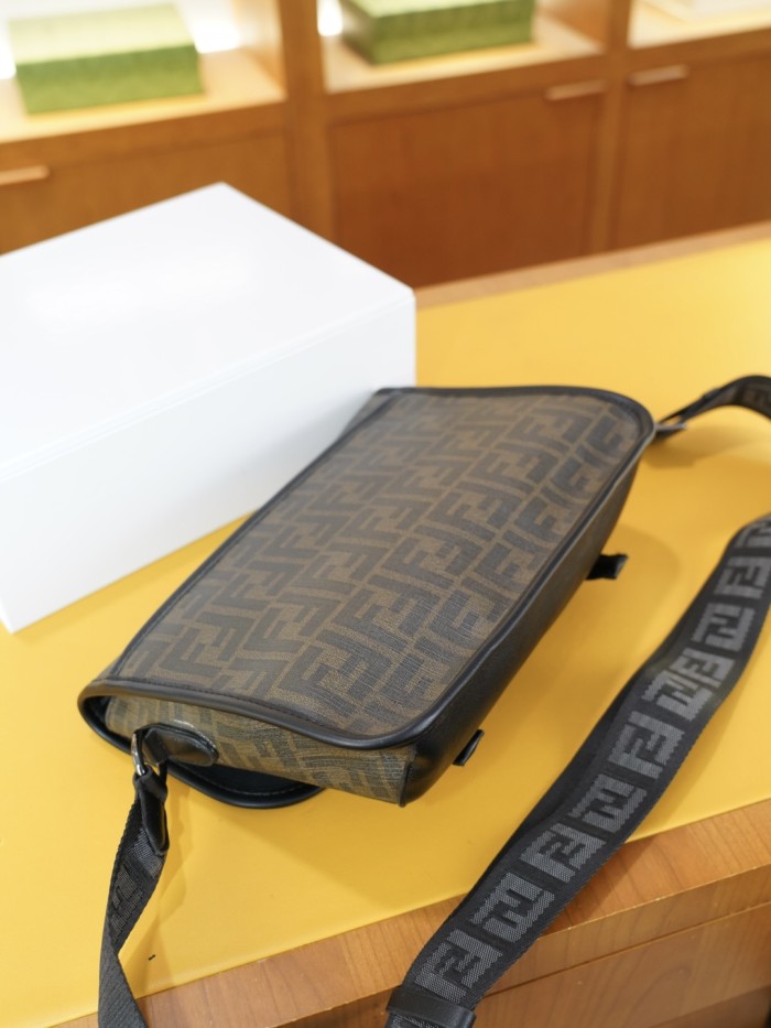 日本未入荷 フェンディ スーパーコピー 2026SSメンズ ショルダーバッグ