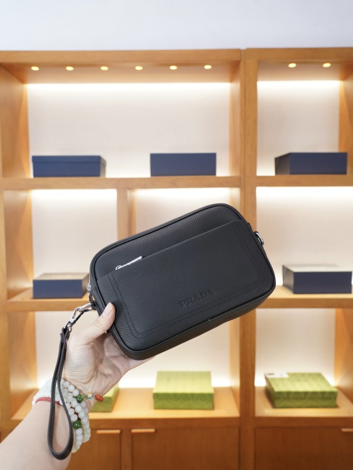 日本未入荷 プラダ 激安通販 2026SSメンズ ショルダーバッグ