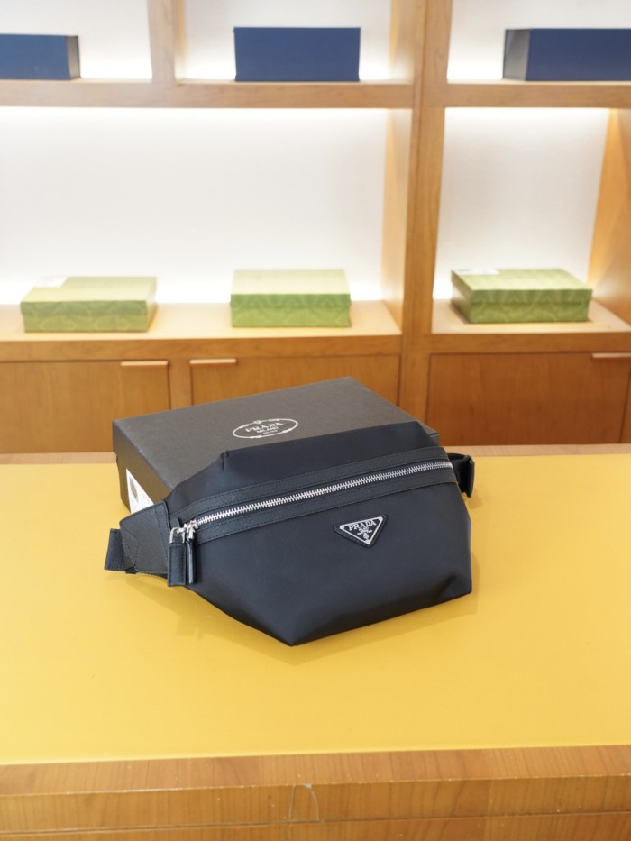日本未入荷 プラダ コピーおすすめ 2026SSメンズ チェストバッグ
