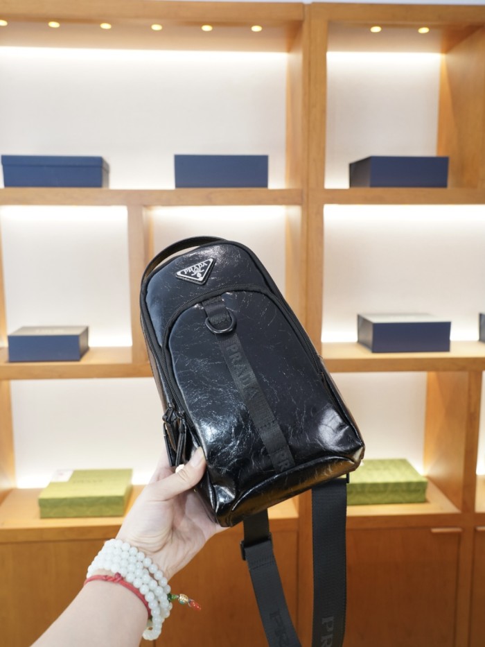 稀少 プラダ n級品 2026SSメンズ チェストバッグ