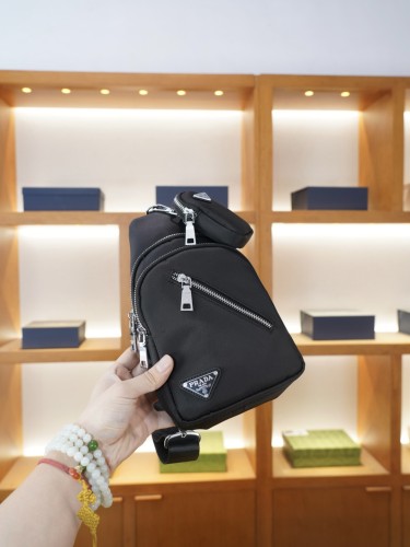 累積売上総額第１位！ プラダ n級品 2026SSメンズ チェストバッグ