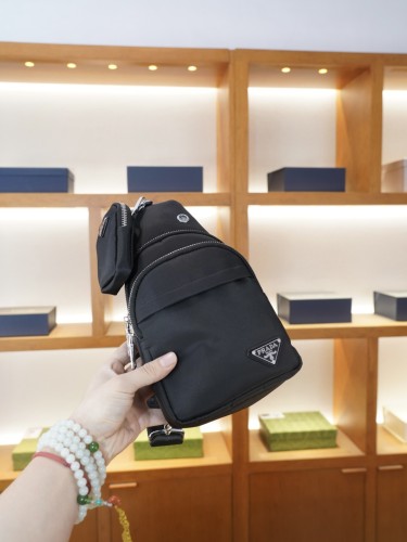 超奇跡の入荷☆ プラダ コピー 2026SSメンズ チェストバッグ