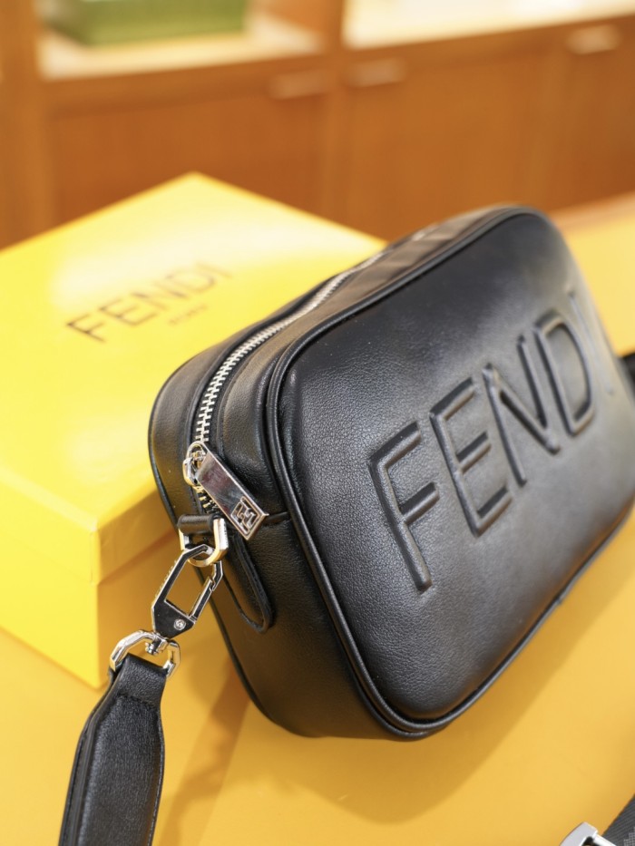 ★超人気 フェンディ コピーおすすめ 2026SSメンズ ショルダーバッグ