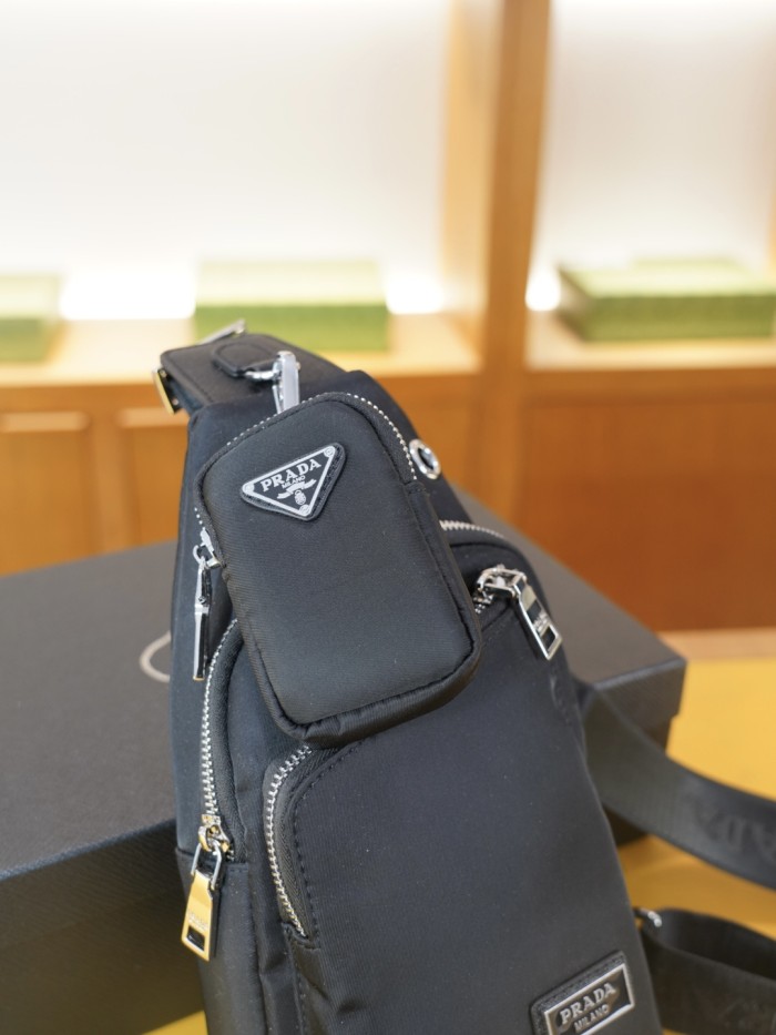 使い勝手良し プラダ スーパーコピー 2026SSメンズ チェストバッグ