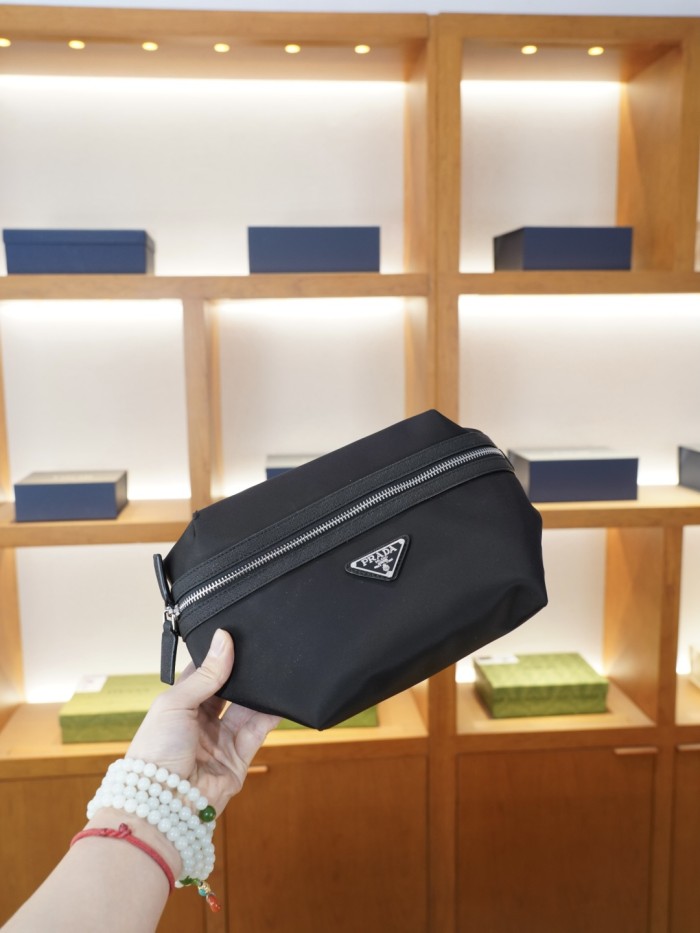 日本未入荷 プラダ コピーおすすめ 2026SSメンズ チェストバッグ