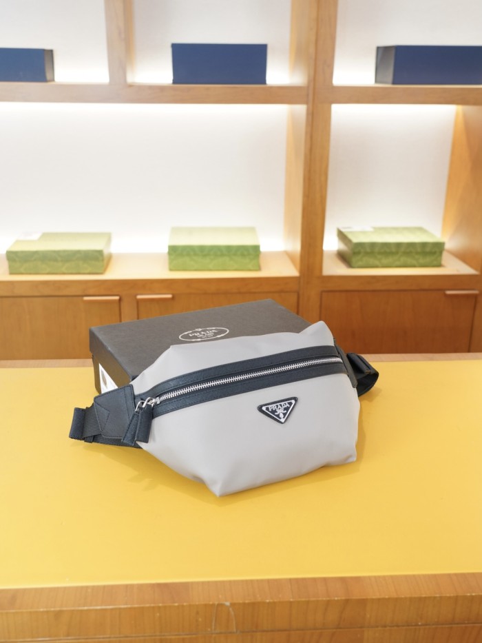 【話題商品！】プラダ 偽物通販 2026SSメンズ チェストバッグ