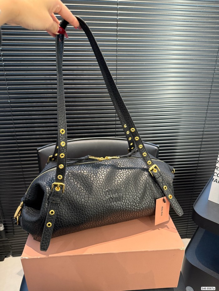 【話題商品！】MCMエムシーエム 偽物通販 2026SS レディース ショルダーバック