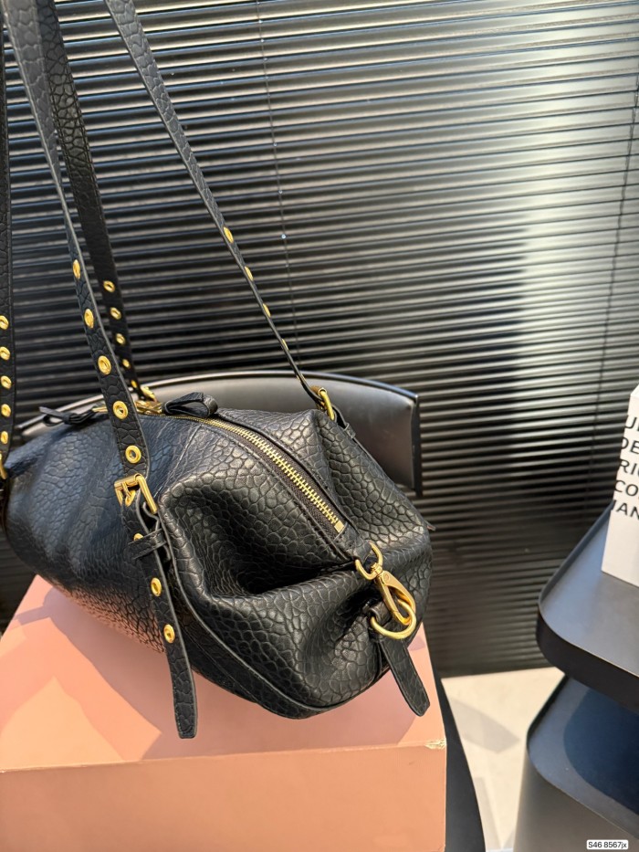 【話題商品！】MCMエムシーエム 偽物通販 2026SS レディース ショルダーバック