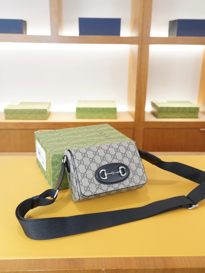 【話題商品！】 グッチ スーパーコピー 2026SSメンズ  ショルダーバック