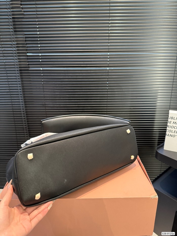 超奇跡の入荷☆ MCMエムシーエム コピー 2026SS レディース トートバッグ