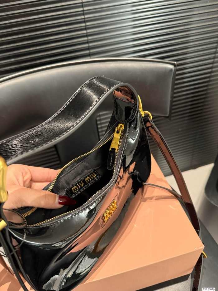 大人気 MCMエムシーエム スーパーコピー 2026SS レディース ハンドバック