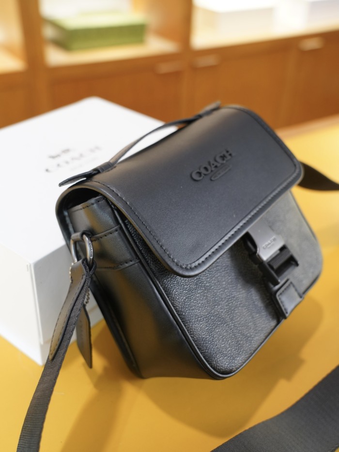 入手困難 コーチ コピーおすすめ 2026SS メンズ ショルダーバッグ