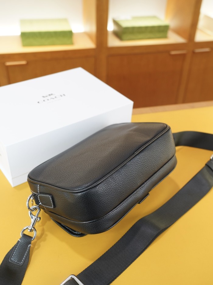 超奇跡の入荷☆ コーチ コピー 2026SS メンズ ショルダーバッグ