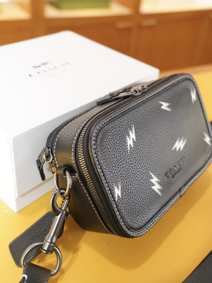 累積売上総額第１位！ コーチ n級品 2026SS メンズ ショルダーバッグ