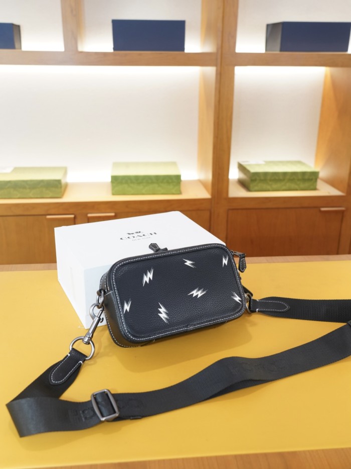 累積売上総額第１位！ コーチ n級品 2026SS メンズ ショルダーバッグ