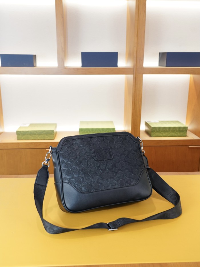 【話題商品！】コーチ コピーおすすめ 2026SS メンズ ショルダーバッグ