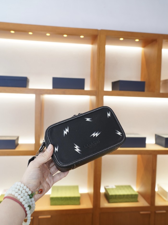 累積売上総額第１位！ コーチ n級品 2026SS メンズ ショルダーバッグ