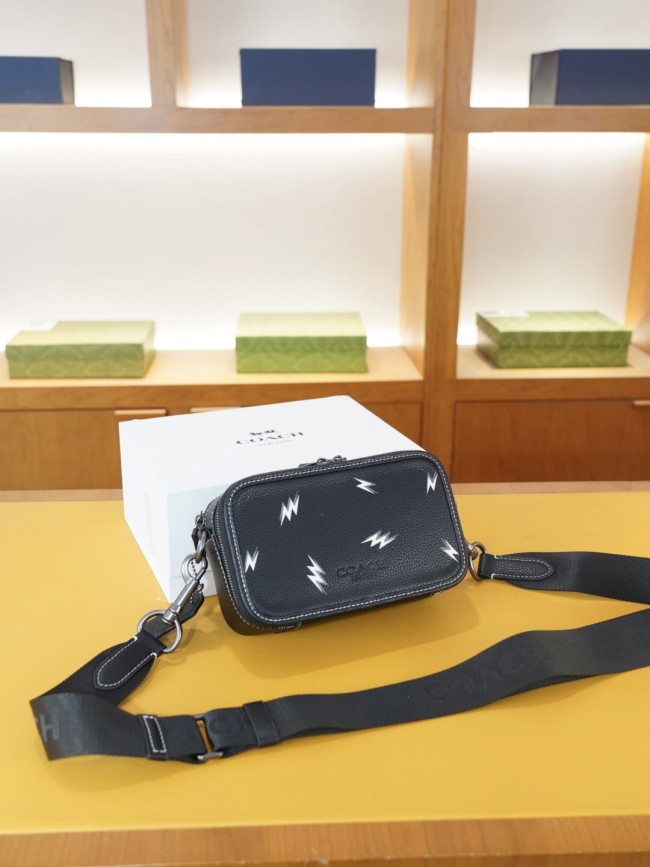 累積売上総額第１位！ コーチ n級品 2026SS メンズ ショルダーバッグ
