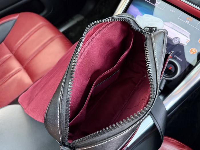 日本未入荷 コーチ 激安偽物 2026SS メンズ ショルダーバッグ