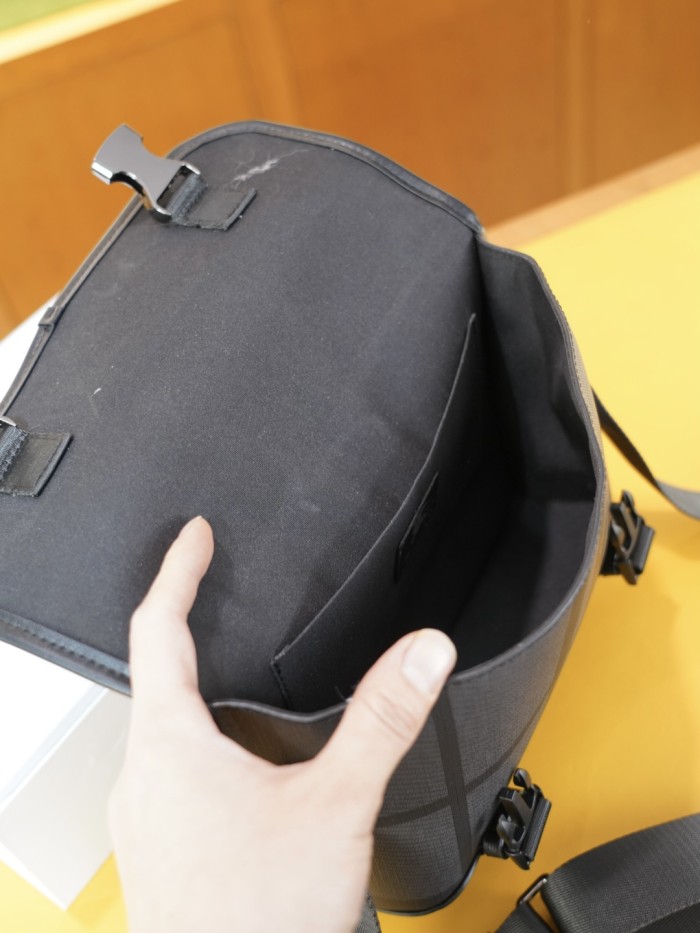 日本未入荷 バーバリー  コピーおすすめ 2026SS メンズ ショルダーバック