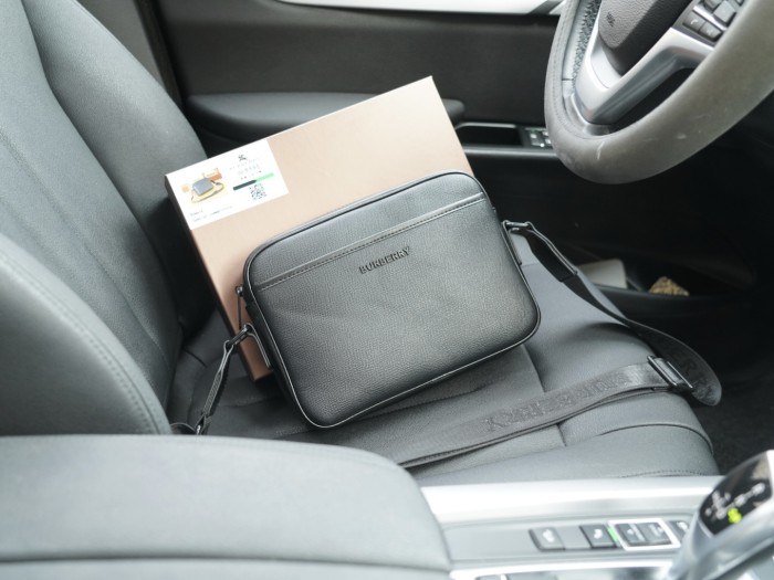 稀少 バーバリー n級品 2026SS メンズ ショルダーバック