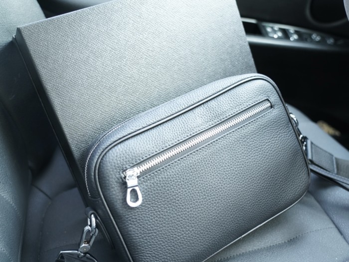 日本未入荷 Ballyバリー 偽物通販 2026SSメンズ ショルダーバッグ