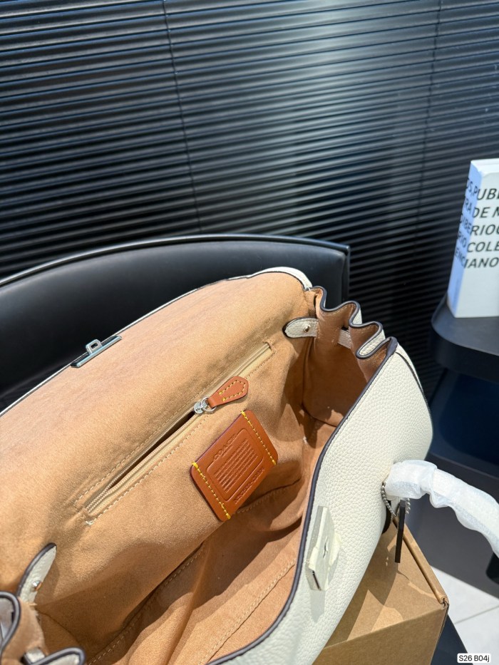日本未入荷 コーチ コピーおすすめ 2026SS レディース ショルダーバッグ