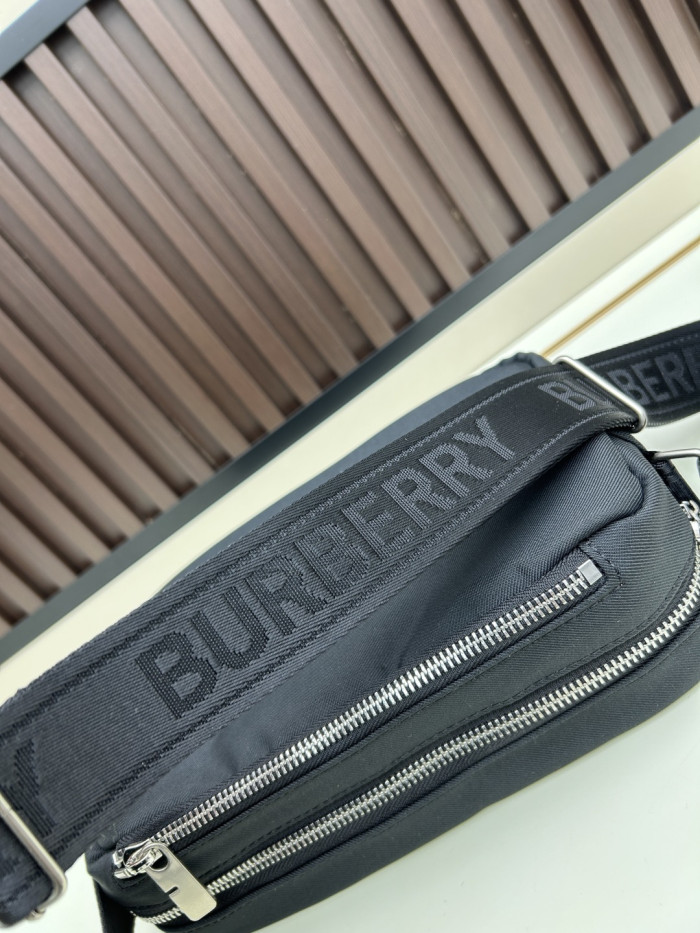 日本未入荷 バーバリー 激安通販 2026SS メンズ ショルダーバック