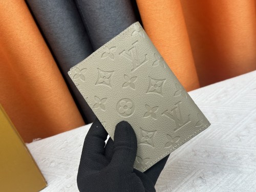 入手困難 ルイヴィトン 激安偽物 2026SS 短財布