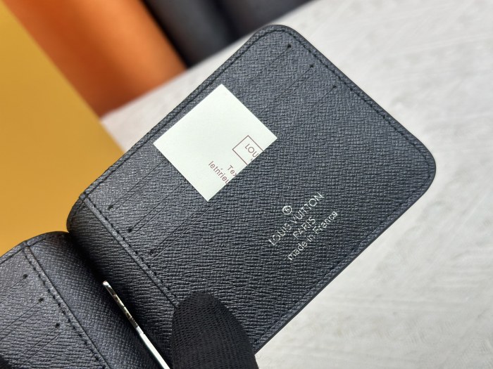 超奇跡の入荷☆ ルイヴィトン 激安通販 2026SSメンズ 短財布