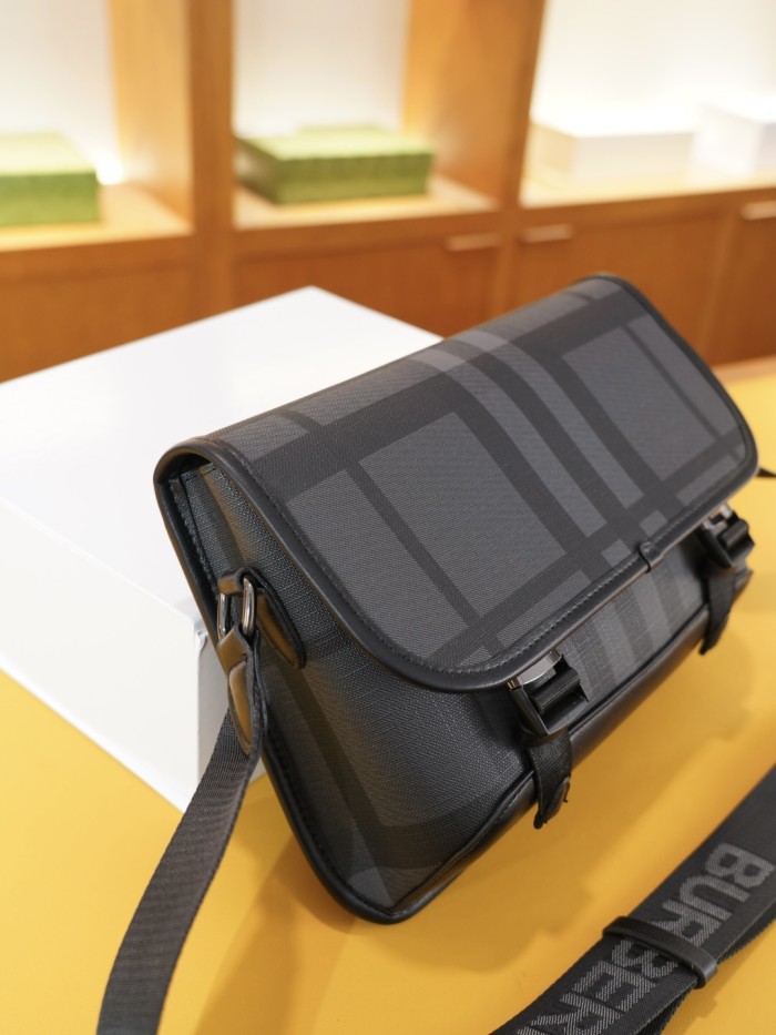 日本未入荷 バーバリー  コピーおすすめ 2026SS メンズ ショルダーバック