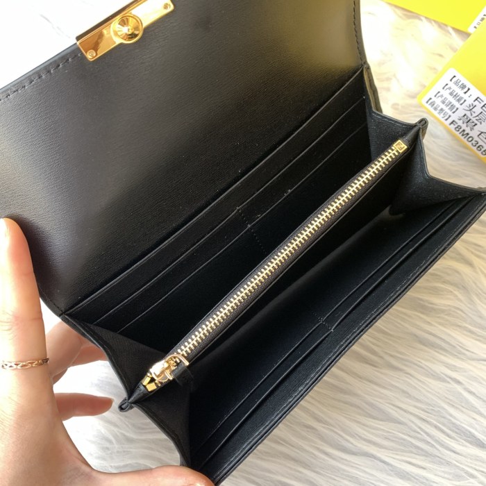 超奇跡の入荷☆ フェンディ コピー 2026SS  長財布