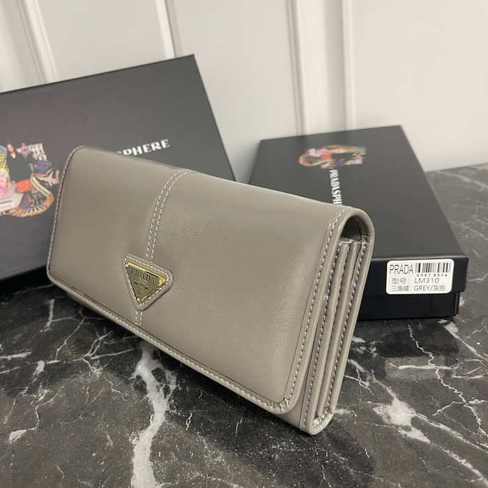 超奇跡の入荷☆ プラダ 偽物通販 2026SS 長財布