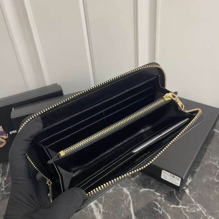 超話題! プラダ n級品 2026SS 長財布