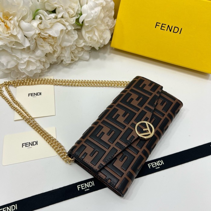日本未入荷 フェンディ コピーおすすめ 2026SS 長財布