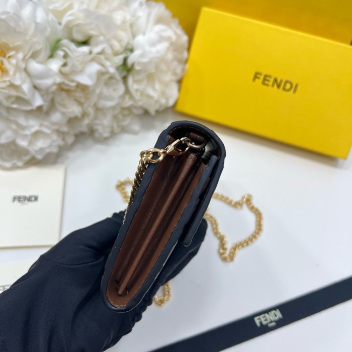 日本未入荷 フェンディ コピーおすすめ 2026SS 長財布