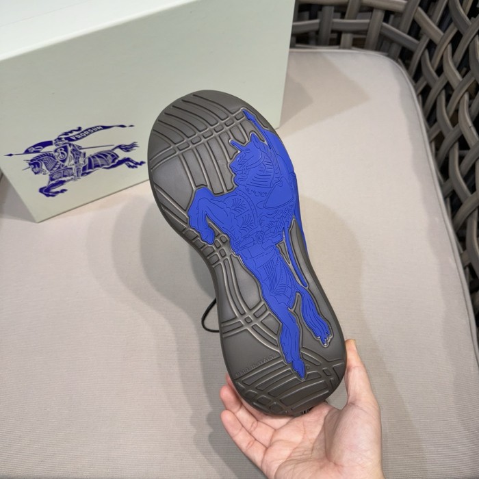 稀少 バーバリー コピーおすすめ 2026SSメンズ スニーカー