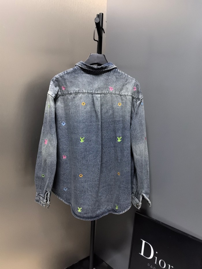 稀少 ルイヴィトン 偽物通販 2026SSクラシック刺繍ロゴ レトロヴィンテージ風ジャケット