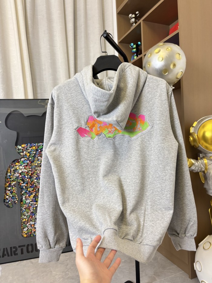 新作 ルイヴィトン n級品 2026SS 幻彩刺繍ジップアップパーカー