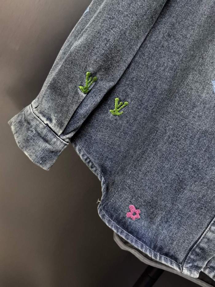 稀少 ルイヴィトン 偽物通販 2026SSクラシック刺繍ロゴ レトロヴィンテージ風ジャケット