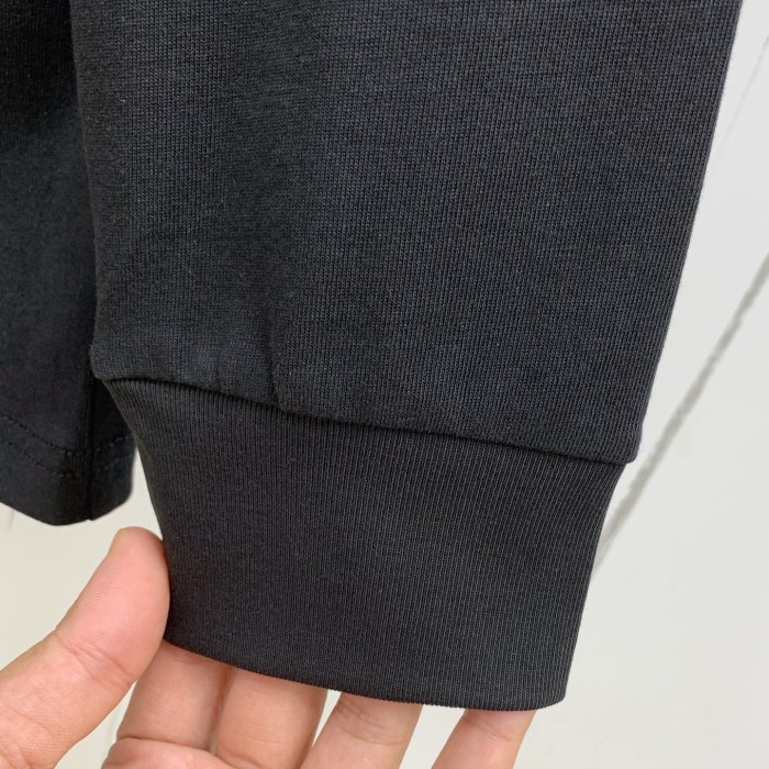 稀少 バーバリー スーパーコピー の2026SS丸首長袖タイツ長袖Tシャツ