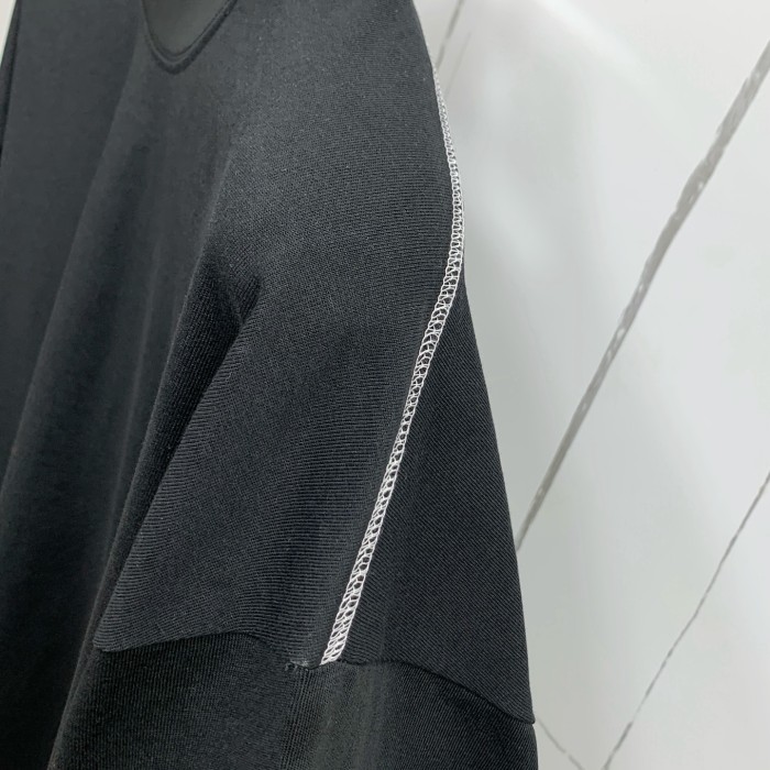 日本未入荷 バーバリー 激安偽物 の2026SS丸首長袖タイツ長袖Tシャツ